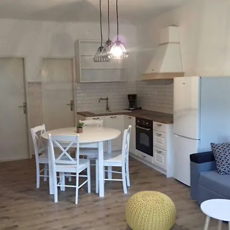Apartman Roza *