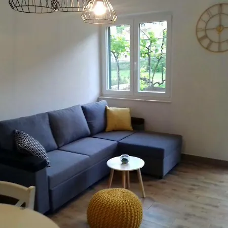 Apartman Roza *