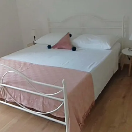Apartment Apartman Roza *
